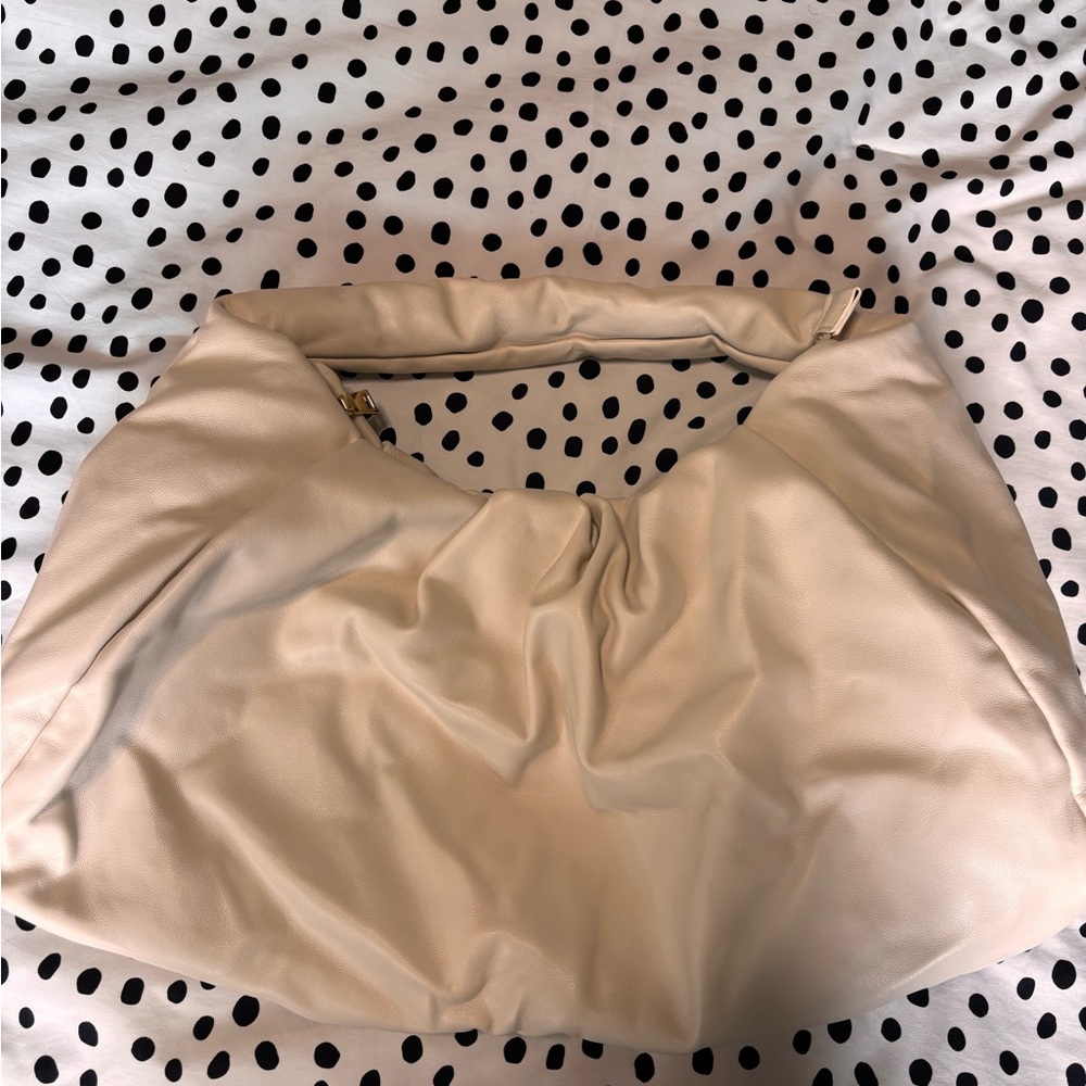 Urban Expressions Ivory Tote